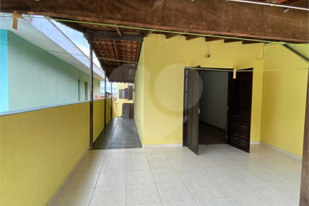 Sobrado à venda com 3 quartos, sendo 1 suíte, em Vila dos Remédios, São Paulo, SP
