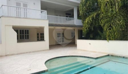 Casa à venda com 4 suítes no condomínio Vilaretto, São Paulo - SP