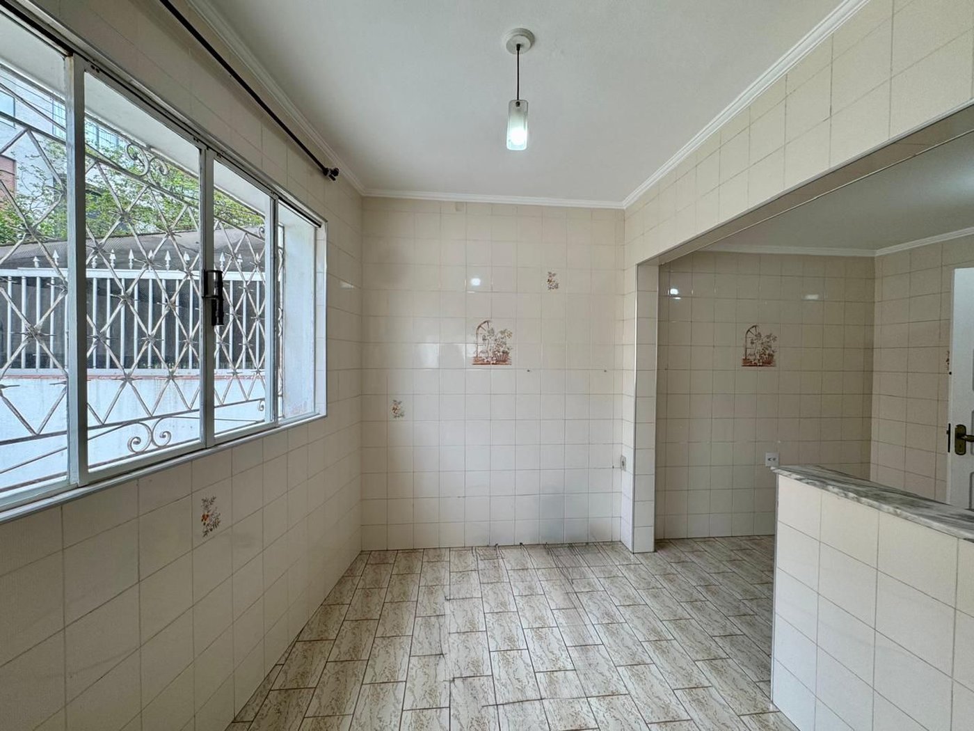 CASA AMPLA COM QUINTAL  150m² - 1.799.000,00 - Aparecida - Santos/SP