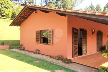 Casa em condomínio à venda ou para alugar com 4 quartos, sendo 2 suítes, em Caixa D´água, Vinhedo, SP