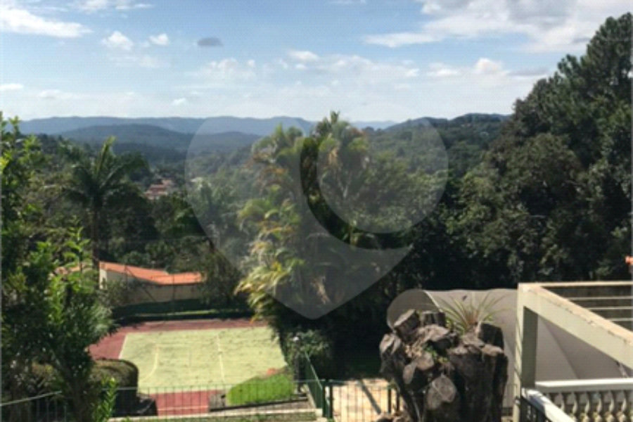 Casa à venda com 6 quartos, sendo 5 suítes, em Roseira, Mairiporã, SP