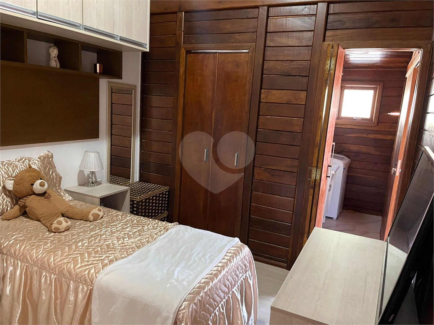 Casa Térrea à venda com 5 quartos, sendo 3 suítes,  em Vila Oliveira, Mogi das Cruzes, SP