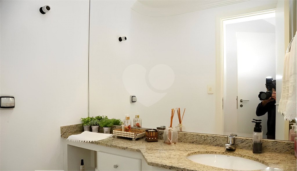 Apartamento à venda com 4 quartos, sendo 3 suítes,  em Real Parque, São Paulo, SP