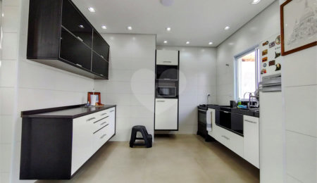 Casa à venda com 3 suítes no condomínio Residencial Alto da Floresta, Bom Jesus dos Perdões - SP