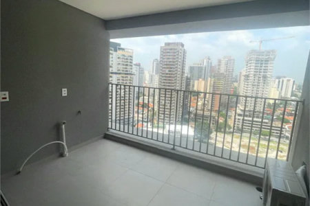 Apartamento à venda ou para alugar com 2 suítes em Jardim das Acácias, São Paulo, SP