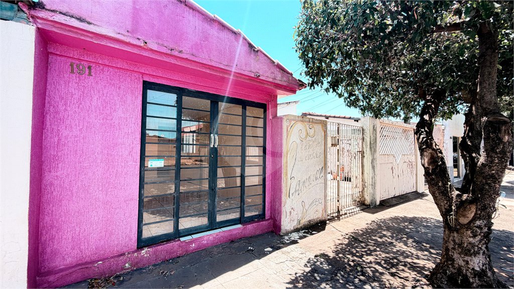 Casa à venda com 2 quartos, sendo 1 suíte, no Centro, Três Lagoas, MS