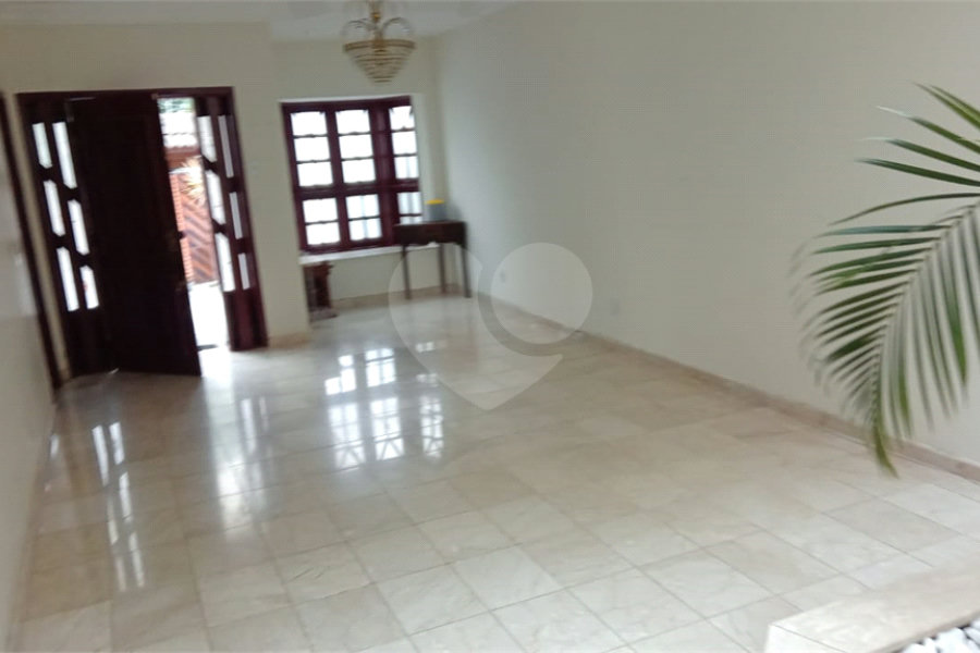 Sobrado à venda com 4 quartos, sendo 3 suítes,  em Horto Florestal, São Paulo, SP