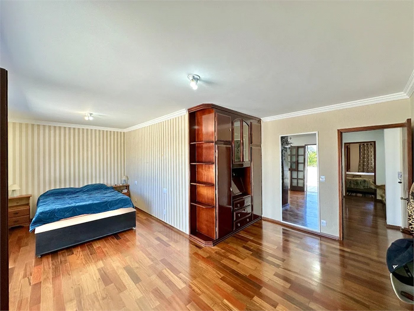 Casa à venda com 5 quartos, sendo 4 suítes, em Parque dos Príncipes, São Paulo, SP