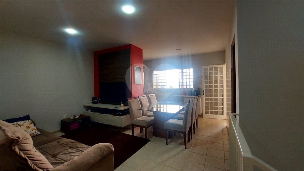 Sobrado à venda com 4 quartos, sendo 2 suítes, em Jardim Paulista, Atibaia, SP