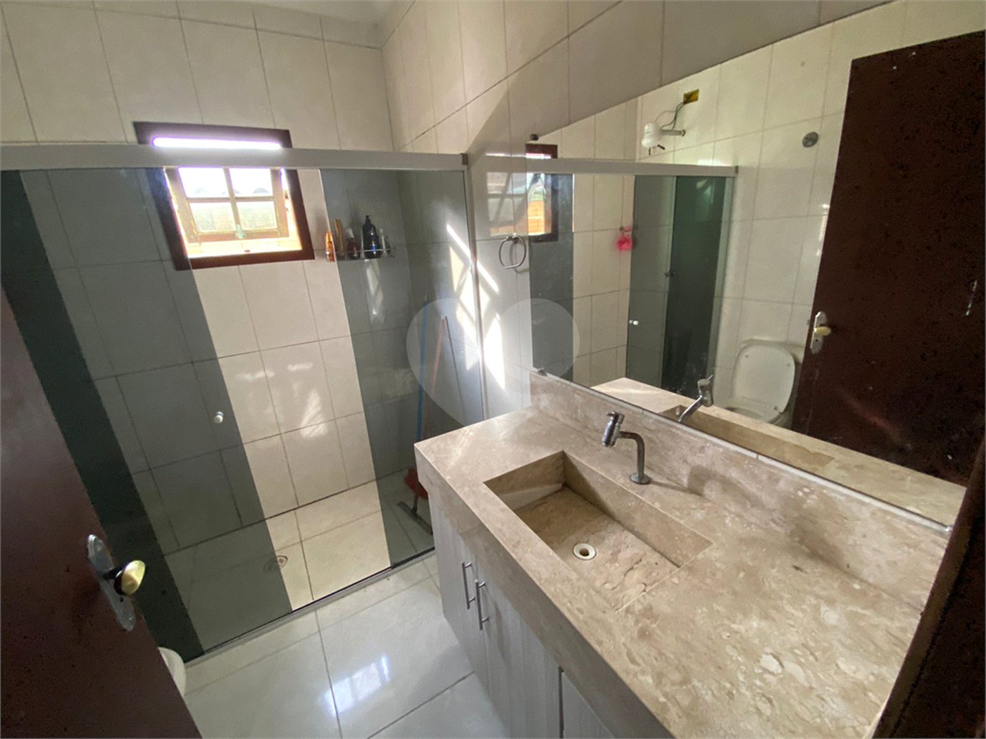 Sobrado à venda com 4 quartos em Jardim Santa Luzia de Poa, Itaquaquecetuba, SP