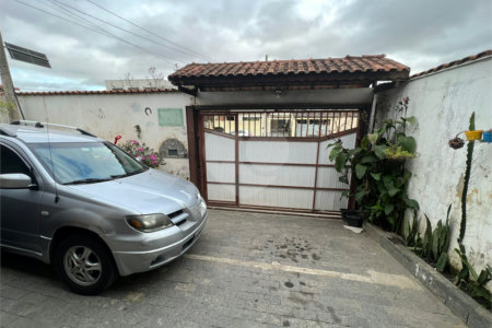 Casa à venda com 4 quartos, sendo 1 suíte,  em Jardim Ponte Grande, Mogi das Cruzes, SP