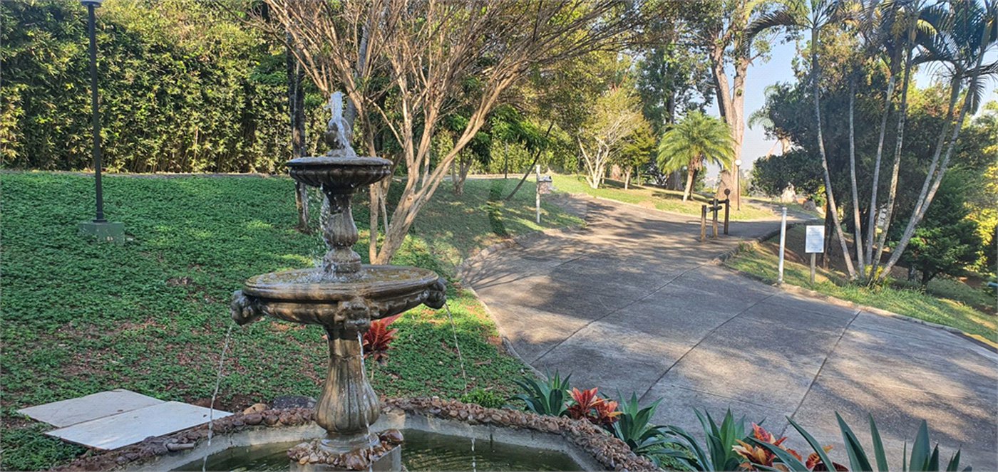Casa à venda com 4 quartos, sendo 2 suítes, no condomínio Vila Panamericana, São Paulo - SP