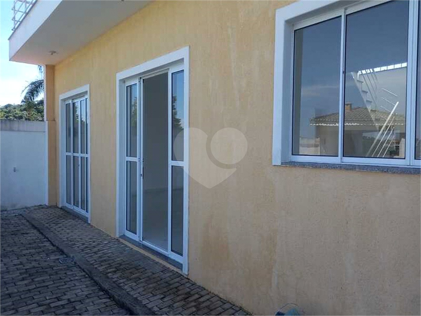 Casa à venda com 4 quartos, sendo 2 suítes,  no condomínio Jardim Imperador, Igaratá - SP
