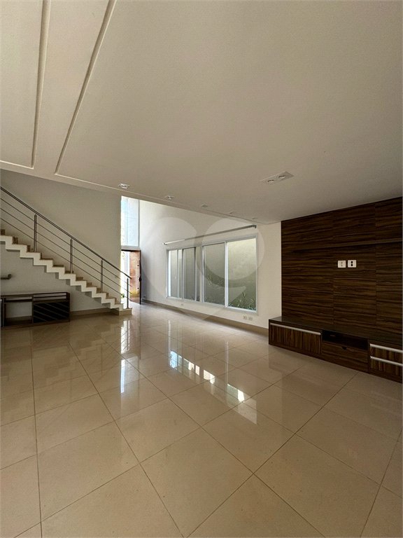 Casa à venda com 4 quartos, sendo 2 suítes,  no condomínio Montblanc, Sorocaba - SP