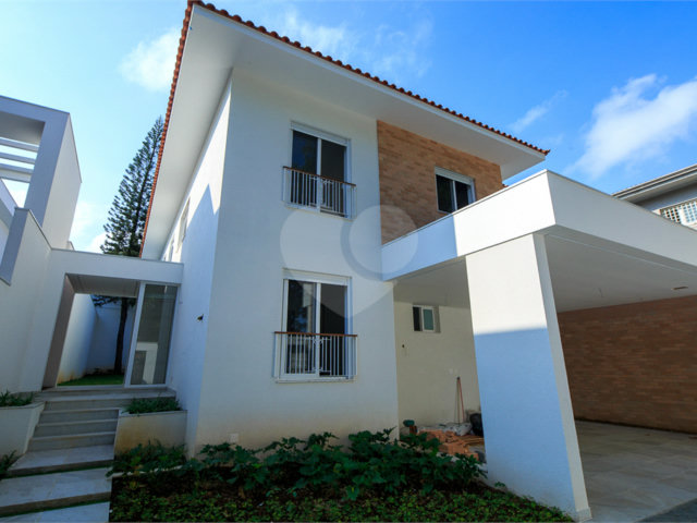 Casa à venda com 5 quartos, sendo 4 suítes,  em Jardim Marajoara, São Paulo, SP
