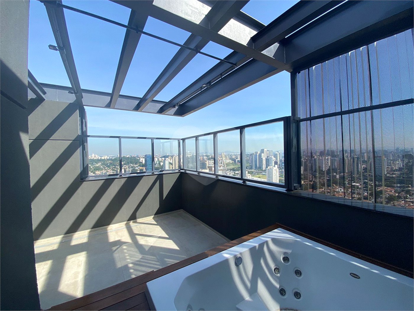 Apartamento à venda com 3 suítes em Jardim das Acácias, São Paulo, SP