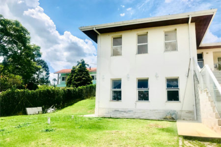 Casa à venda com 3 quartos, sendo 1 suíte, no condomínio Residencial Patrimônio do Carmo, São Roque - SP