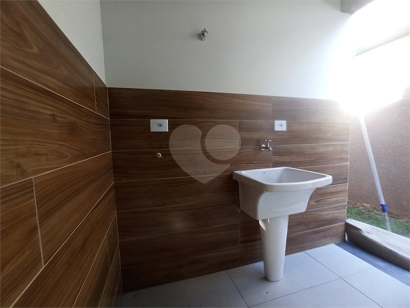 Casa à venda com 3 quartos, sendo 1 suíte, no condomínio Buona Vita, Atibaia - SP