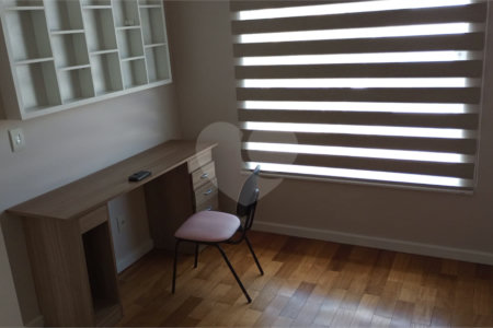 Casa à venda com 3 suítes no condomínio Picollo, Louveira - SP