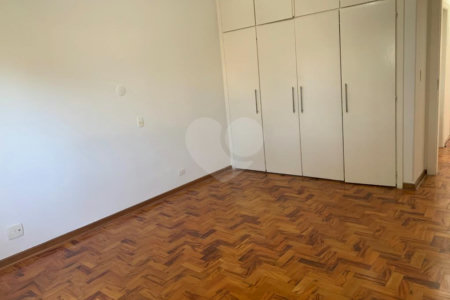 Casa à venda com 4 quartos, sendo 2 suítes, em Brooklin, São Paulo, SP