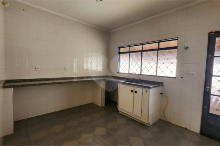 Casa à venda com 3 quartos, sendo 2 suítes, em Jardim Europa (vila Xavier), Araraquara, SP