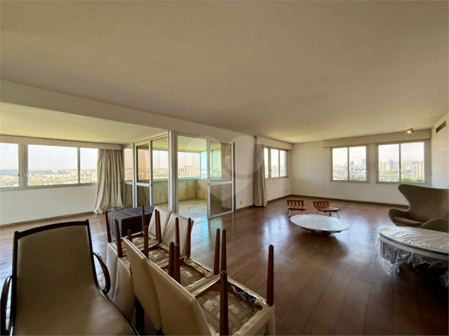 Apartamento à venda com 4 suítes em Jardim Marajoara, São Paulo, SP
