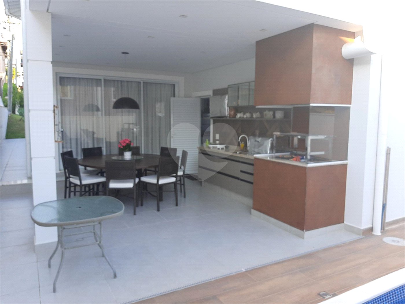 Casa à venda com 3 quartos, sendo 2 suítes,  no condomínio Terras do Oriente, Valinhos - SP