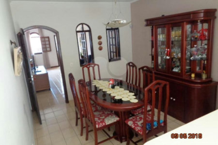 Casa Térrea à venda com 3 suítes em Ferreira, São Paulo, SP