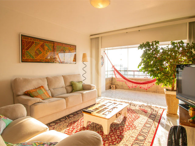 Apartamento à venda com 3 quartos, sendo 1 suíte,  em Alto da Boa Vista, São Paulo, SP