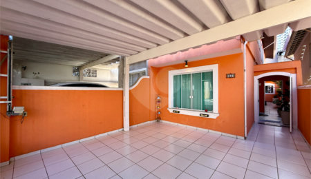 Sobrado à venda com 3 quartos, sendo 1 suíte,  em Campo Grande, São Paulo, SP