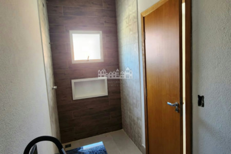 Casa à venda ou para alugar com 2 suítes no condomínio Serra Verde, Atibaia - SP