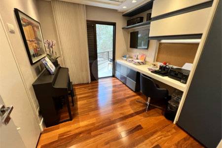 Apartamento à venda com 4 quartos, sendo 3 suítes, em Itaim Bibi, São Paulo, SP