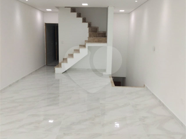 Casa à venda com 3 suítes no condomínio Severino Coelho, São Paulo - SP