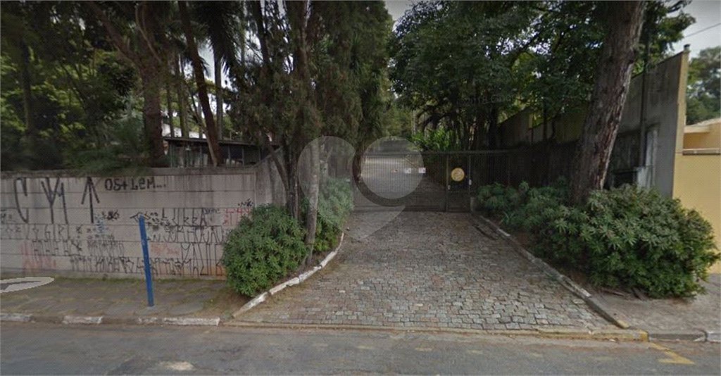 Casa à venda com 4 quartos, sendo 2 suítes, em Horto, São Paulo, SP