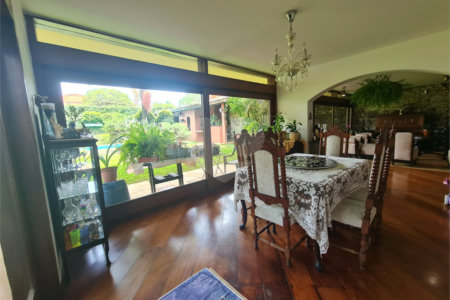 Casa à venda com 3 quartos, sendo 1 suíte, em Interlagos, São Paulo, SP