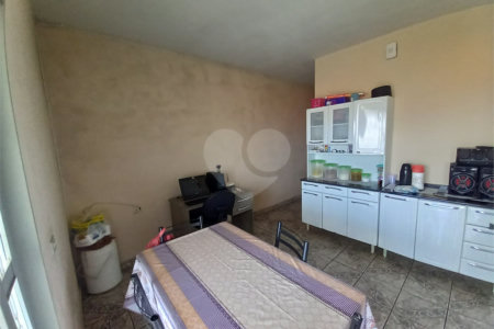 Sobrado com 3 dormitórios.