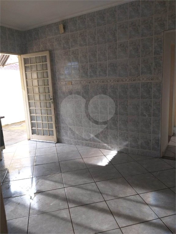 Casa térrea na Vila Brasilia