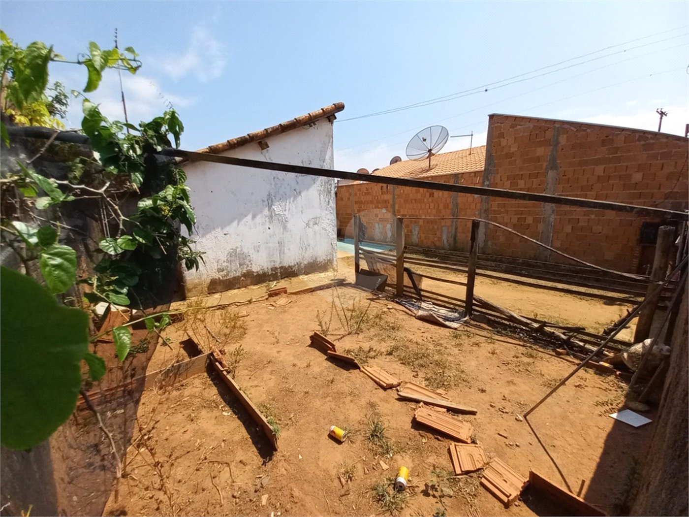 Terreno com 250,00 m² de área total.