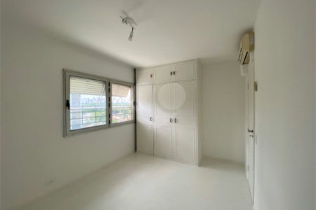 Apartamento para alugar com 3 quartos, sendo 1 suíte, em Jardim Europa, São Paulo, SP