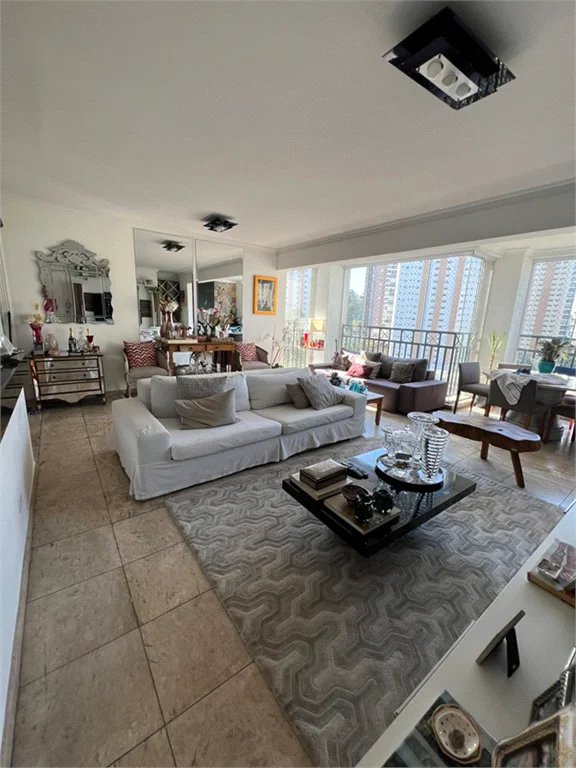 Apartamento à venda com 4 quartos, sendo 2 suítes, em Vila Andrade, São Paulo, SP