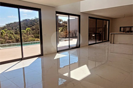 Casa à venda com 4 suítes no condomínio Itapora, Atibaia - SP