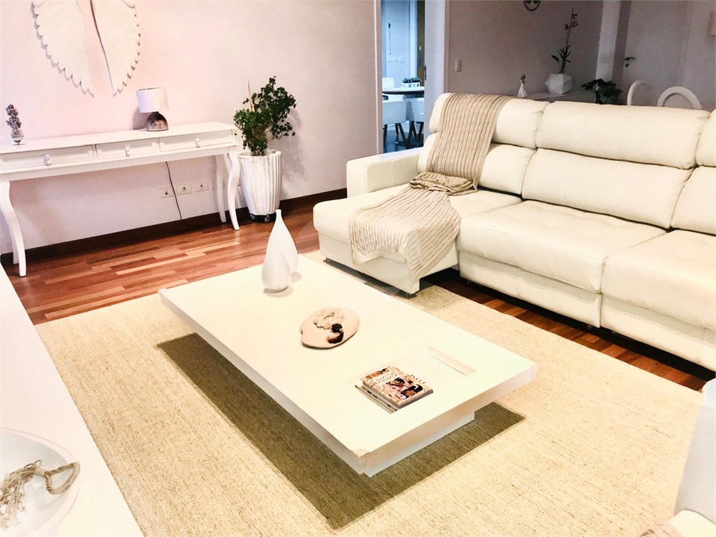 Casa à venda com 3 quartos, sendo 1 suíte, no condomínio Residencial Patrimônio do Carmo, São Roque - SP