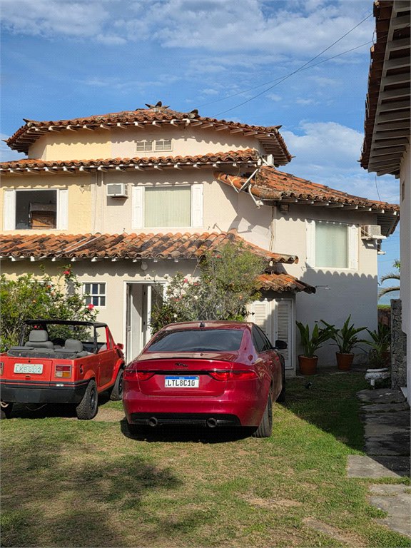 Casa à venda com 5 quartos, sendo 1 suíte,  em Praia Rasa, Armação dos Búzios, RJ