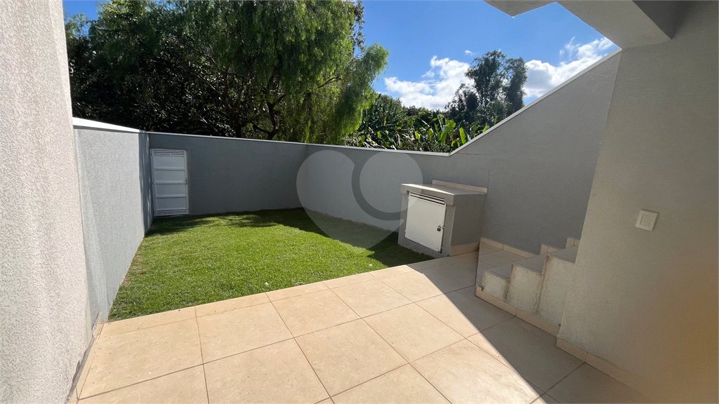 Sobrado à venda ou para alugar com 3 suítes em Vila Thais, Atibaia, SP