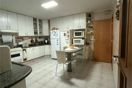 Casa à venda com 3 quartos, sendo 1 suíte,  em Jardim Casablanca, São Paulo, SP