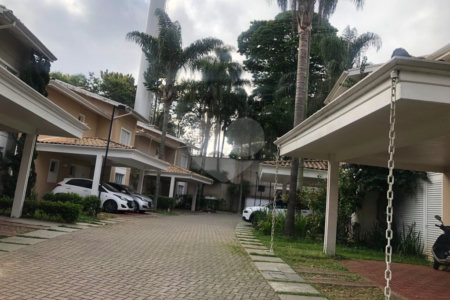 Casa à venda com 4 quartos, sendo 2 suítes, no condomínio Sunríse, São Paulo - SP