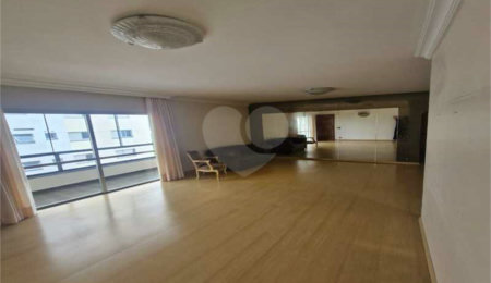 Apartamento à venda com 4 quartos, sendo 1 suíte,  em Vila Monte Alegre, São Paulo, SP