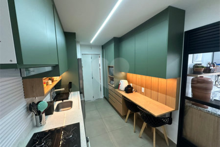 Apartamento à venda com 3 suítes em Vila Romana, São Paulo, SP
