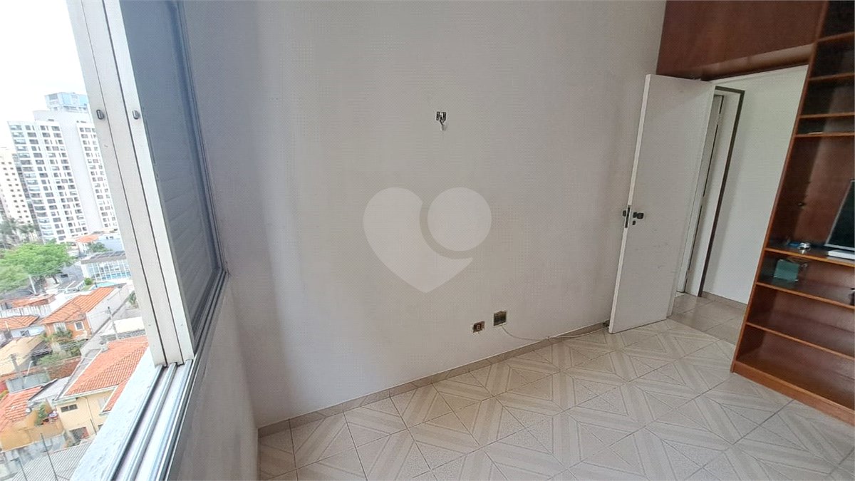 Apartamento à venda com 3 quartos, sendo 1 suíte, em Vila Mariana, São Paulo, SP
