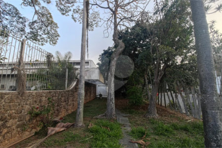 Casa Térrea à venda com 5 quartos, sendo 2 suítes, em Chácara Monte Alegre, São Paulo, SP